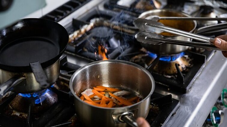 Brangsta maitinimo paslaugos: Seimui panaikinus PVM lengvatą, restoranai sako esantys priversti peržiūrėti kainas