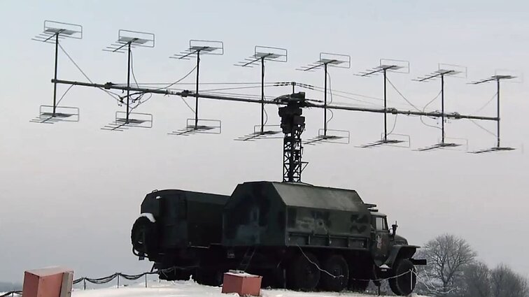 Mūšio laukas. Lietuvos karinių oro pajėgų specialistai ir raketinės sistemos RBS-70