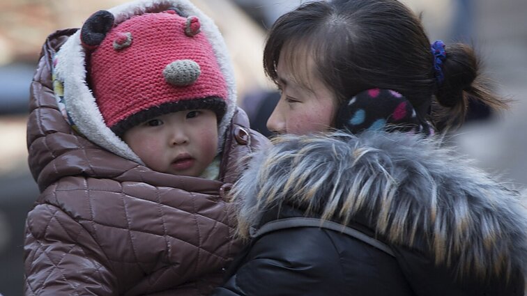 Kinijos gyventojų skaičius pernai mažėjo antrus metus iš eilės: kokį pavojų tai kelia komunistiniam režimui?