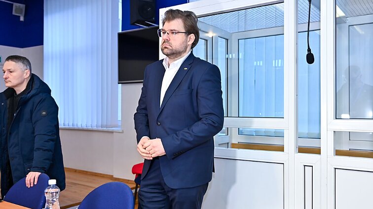 Žinios. Teisme atverstas dar vienas Bartoševičiaus bylos puslapis: davęs parodymus ir toliau neigia kaltę