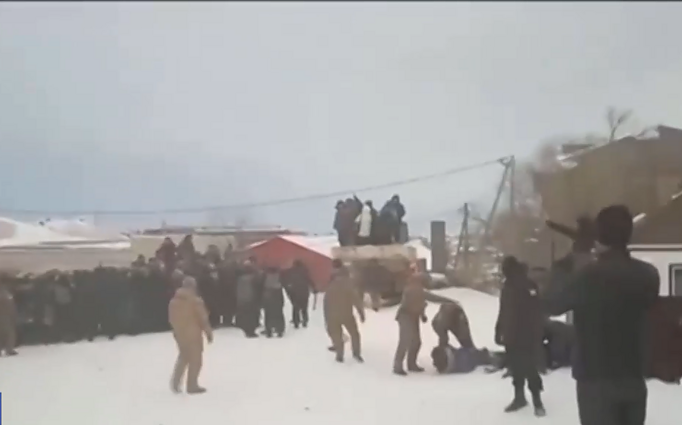 Rusijos Baškirijos regione – masiniai protestai: pareigūnai vaikė minias ašarinėmis dujomis ir guminėmis lazdomis