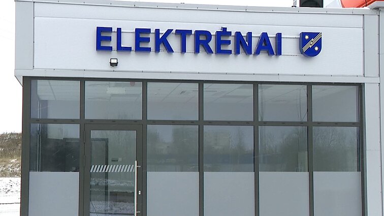 Į prieš 10 metų pastatytą autobusų stotį Elektrėnų gyventojai patekti taip ir negali: planų įrengti viaduką Kelių direkcija atsisakė