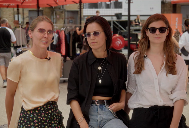 „Blusturgius“ sostinėje organizuojančios merginos: čia žmonės vadinami lobių ieškotojais