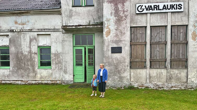 Kelias. Vilko vaikų istorijos bus pasakojamos unikaliame istorinės atminties centre Lybiškiuose, Varlaukio geležinkelio stotyje