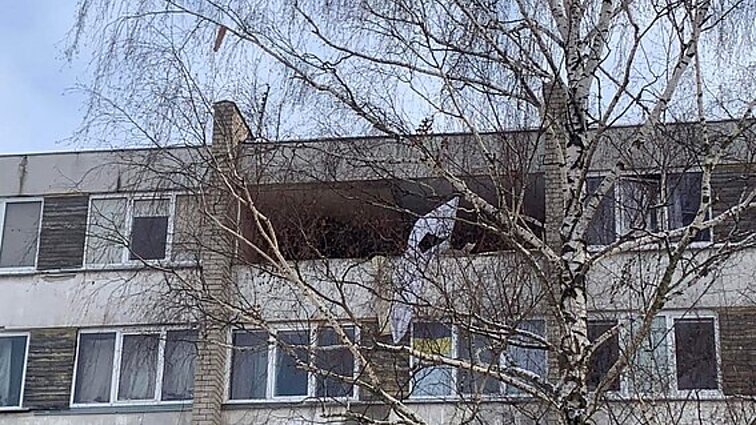 Žinios. Po nelaimės Panevėžio daugiabutyje komisija spręs, kada gyventojams bus leista grįžti į namus