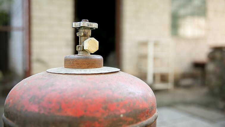 Specialistas įvertino dujų balionų naudojimą daugiabučiuose: nereikėtų daryti kompromisų su saugumo taisyklėmis