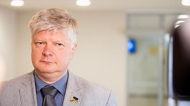 Su žemės ūkio eurokomisaru Briuselyje susitinkantis Navickas: tikiuosi, sulauksime pagalbos