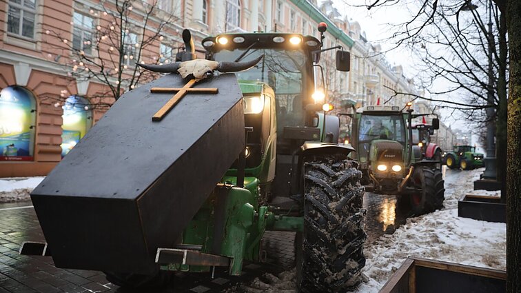 „Būsime tiek, kiek reikės“: šimtai ūkininkų susirinko į protestą Vilniuje