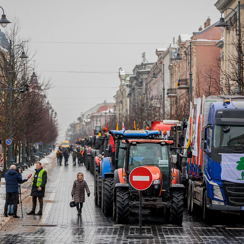 E. Blažio / LRT nuotr., Lietuvos diena. Ūkininkai susirinko protestui prie Vyriausybės