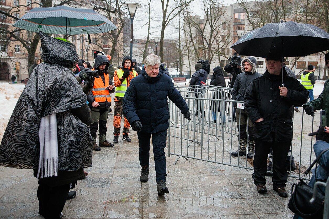 Proteste pasirodė aplinkos ir ūkio ministrai 