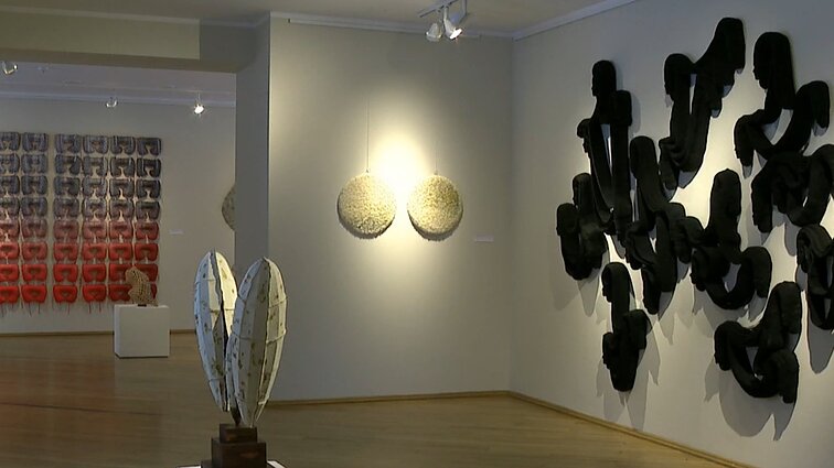 Nėriniai iš medžio ir dzūkiškas gėlių darželis: Kėdainiuose – tarptautinė pluošto meno paroda