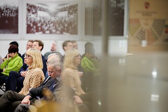Diskusija apie mokyklas, kuriose vaikai ugdomi rusų kalba. Diskusija apie mokyklas, kuriose vaikai ugdomi rusų kalba.