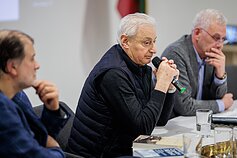 Diskusija apie mokyklas, kuriose vaikai ugdomi rusų kalba. Diskusija apie mokyklas, kuriose vaikai ugdomi rusų kalba.