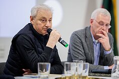 Diskusija apie mokyklas, kuriose vaikai ugdomi rusų kalba. Diskusija apie mokyklas, kuriose vaikai ugdomi rusų kalba.