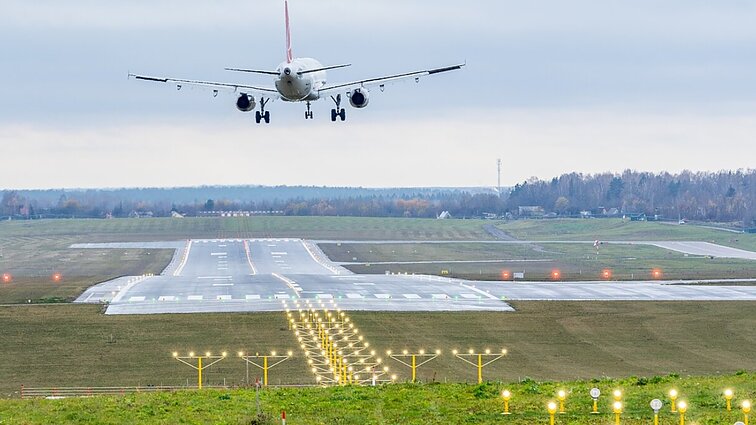 Šalia oro uostų įsikūrę gyventojai galės gauti kompensacijas už išlaidas triukšmą mažinančioms priemonėms: suma priklausys nuo pastato zonos
