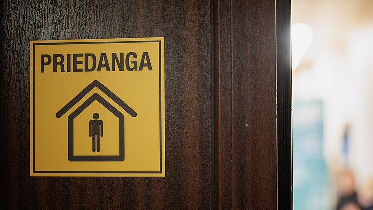 Pakankamai priedangų yra vos penktadalyje savivaldybių: architektai parengė rekomendacijas, kaip jas įrengti patiems