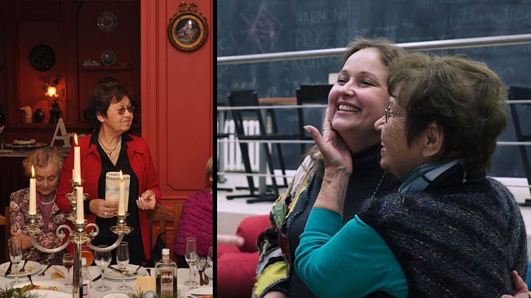 Močiute, išmokyk. Anūkę Indrają rateliu verpti išmokiusi močiutė Ramutė: ačiū, kad genais perėmei šiuos gebėjimus