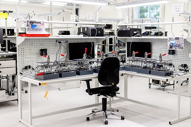 Žinios. Gamykla Molėtuose keičia krašto gyvenimą – mažėja bedarbių, vėl pradėtos daugiabučių statybos