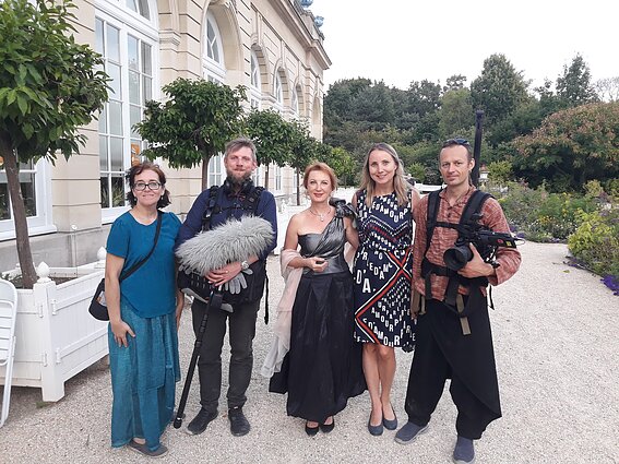 Filmavimo grupė su Mūza Filmavimo grupė su Mūza