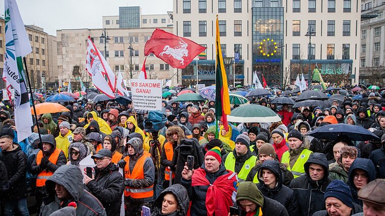 Žinios. Ūkininkai išgirsti: ŽŪM laikinai stabdo reikalavimą atkurti daugiametes pievas