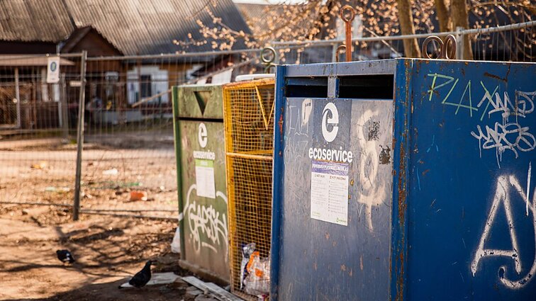 „Kuo daugiau betvarkės, tuo geriau valdininkams“: vilniečiai skundžiasi – šiukšlių išvežimo mokestis demotyvuoja rūšiuoti