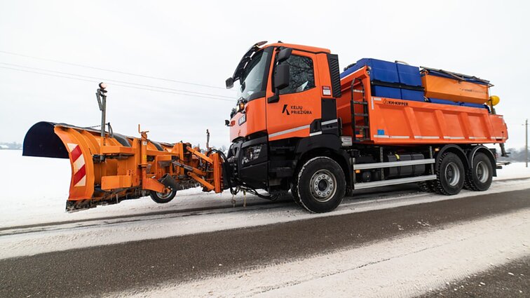 Gyventojai galės stebėti, kur valstybinės reikšmės keliuose dirbs valytuvai: sukurtas interaktyvus žemėlapis