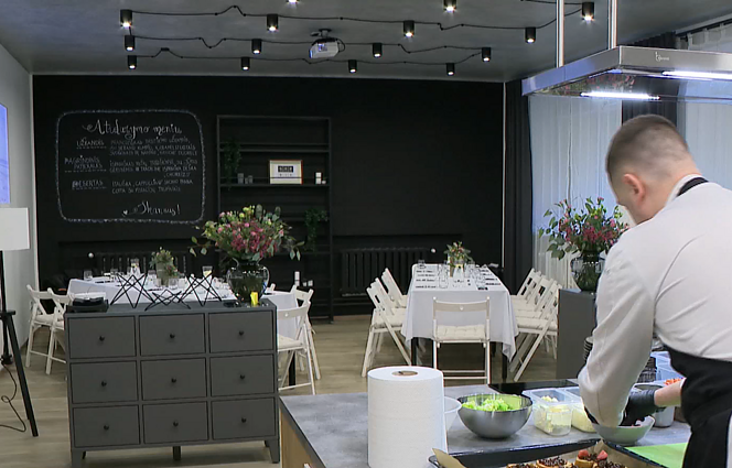 Mokytis užsienio kalbų galima ir virtuvėje: Kėdainiuose mokyklos salė paversta valgomuoju