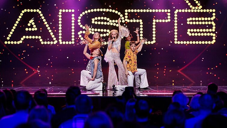 „Eurovizijos“ finalininkė Aistè pristato konkursinės dainos vaizdo klipą: ši daina visada bus mano pamatas