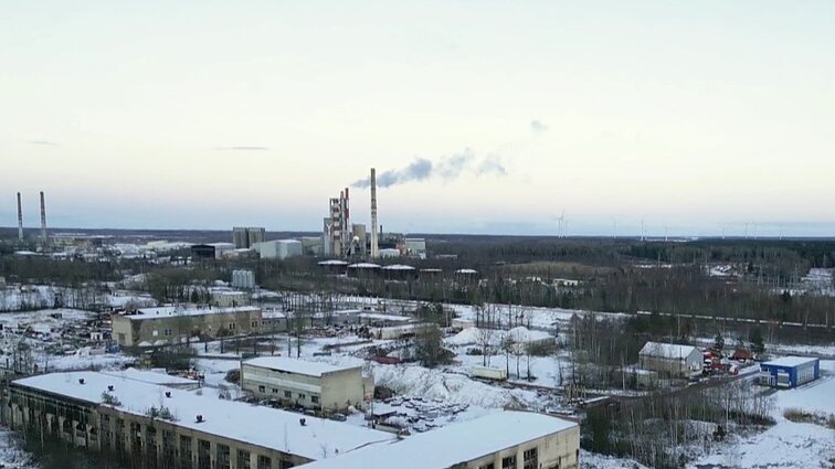 „Tas pats, kas kvėpuoti prie dujų išmetimo vamzdžio“: akmeniškiai priešinasi vandenilio ir metanolio gamyklos statybų planams