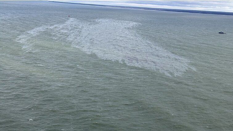 Po incidento ties Būtinge į Baltiją išsiliejo apie 300 litrų naftos: skelbiama, kad grėsmės paplūdimiui kol kas nėra