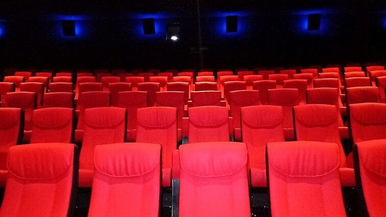 Žvilgsnis į nuomojamą butą ar pažintis su Sakartvelu: viešnagės po pasaulį nepakylant nuo kino teatro kėdės