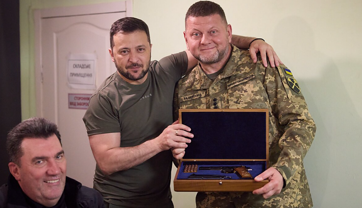 Medalinskas apie Zelenskio sprendimą pakeisti kariuomenės vadą: žvilgsnis kryps į Avdijivką, kur labai sunku