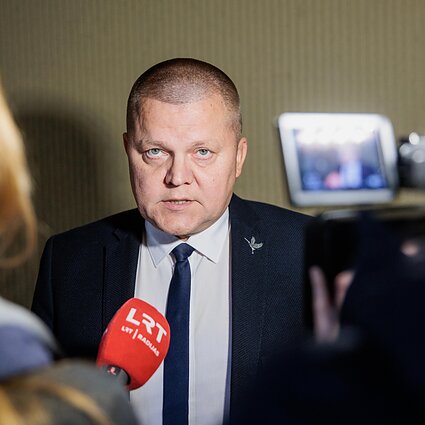 10–12. Klausytojos Zitos atsakymas Gaižauskui, kartojančiam, kad konservatoriai gąsdina karu: nesijaučiu išgąsdina, greičiau ginkluokimės