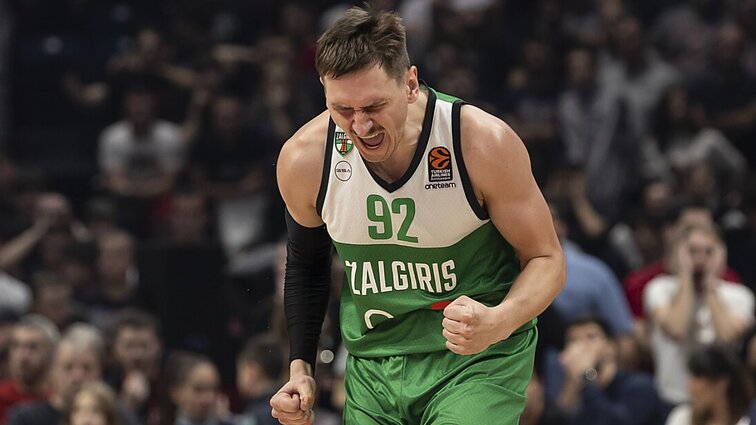 Įtemptas krepšinio trileris sprendėsi paskutinėmis akimirkomis: Belgrade triumfavo „Žalgiris“