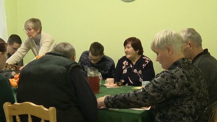 Šalyje duris atvers dešimtys grupinio gyvenimo namų: statybos vėluoja, bet į tokius jau įsikėlusieji džiaugiasi savarankiškumu