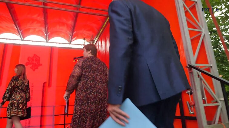 Su vyru pirmąjį olandų-lietuvių kalbų žodyną sukūrusi Elona: sėdėjome ir galvojome, kaip čia geriau padarius