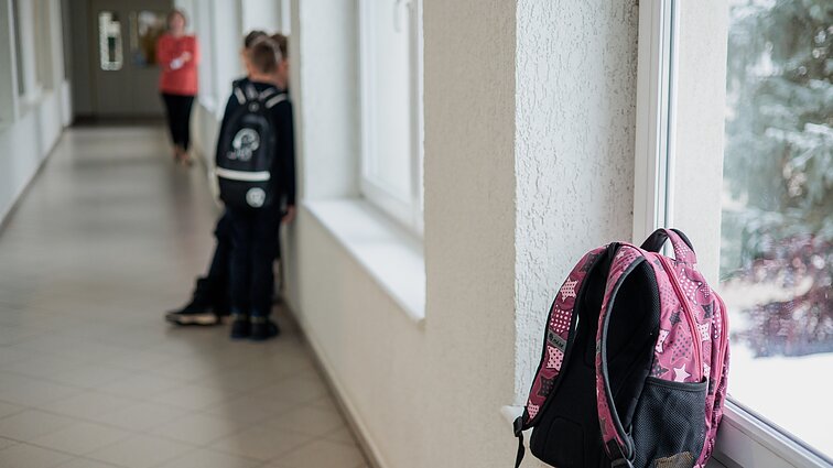 Rugsėjį turintis įsigalioti įtraukiojo ugdymo įstatymas vėl kabo ant plauko, nors dalis lėšų jau naudojamos
