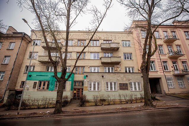 „Nepamirštas Vilnius“. Tarpukario architektūra. Davido Strugaczo nuomojamasis daugiabutis Tauro g. 10. Architektas M. Cholemas, 1936–1938 m. 