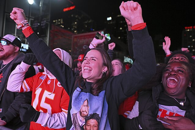 Įvyko didžiausias JAV sporto renginys: didžiausio dėmesio sulaukė ne rungtynės, o pasaulio žvaigždžių pasirodymai