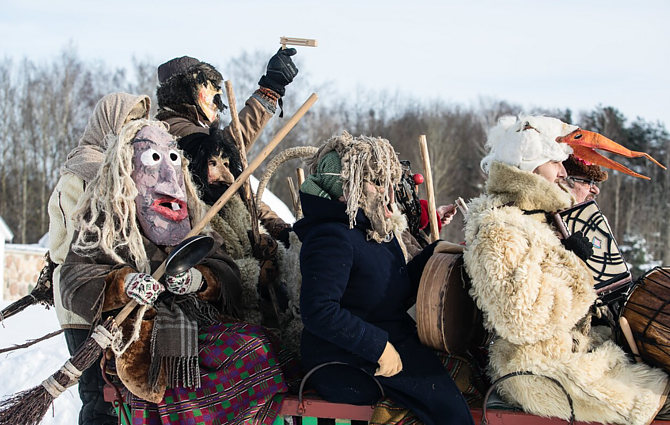 Įdomus rytas. Kokiu simboliu Aukštaitijoje išvaroma žiema?
