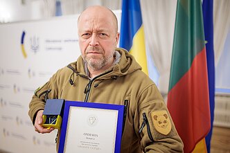 Ukrainos ambasadoje įteikti valstybiniai apdovanojimai. Jonas Ohmanas