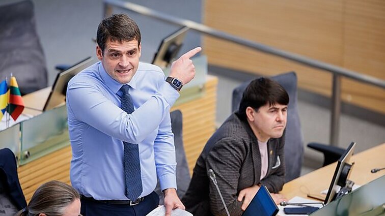 Seimas apsisprendė – panaikino Žemaitaičio teisinę neliečiamybę