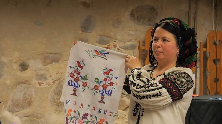 Ritualiniai kepiniai ir nuo blogos akies apsaugantys rankšluosčiai: ukrainiečių vestuvių tradicijos