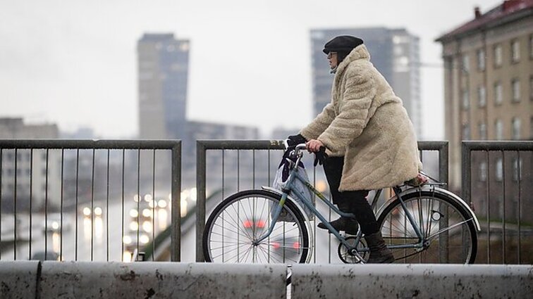 Ar žiemą pavyko išvaryti iš kiemo? Pasak sinoptikės, galime sulaukti naujo Vasario 16-osios šilumos rekordo