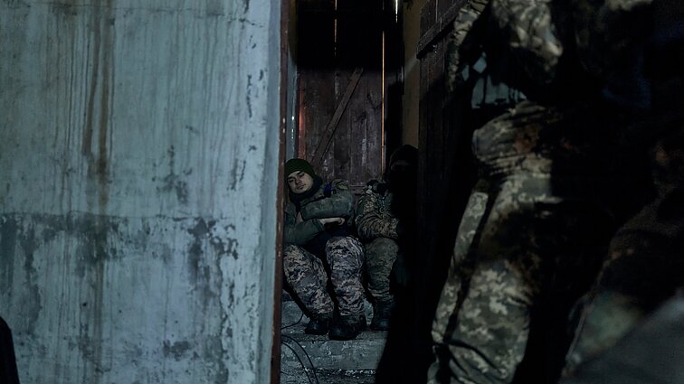 Padėtis Avdijivkoje – kritinė: Ukraina skelbia atsitraukianti iš pozicijų pietrytiniame pakraštyje