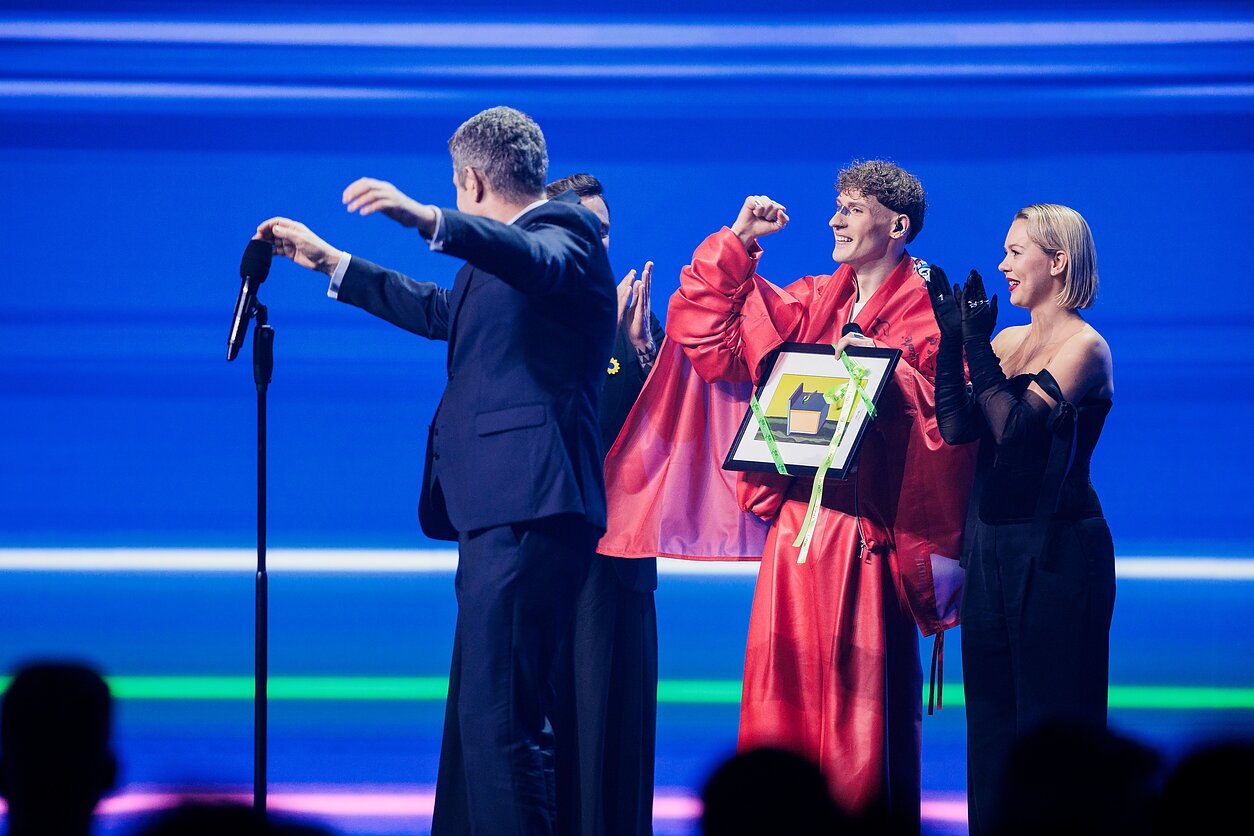 Finalą laimėjo ir į „Euroviziją“ keliauja Silvester Belt