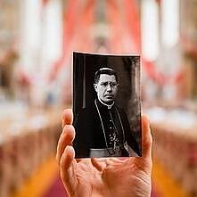 J. Stacevičiaus / LRT nuotr., Mažoji studija. Kultūra ir religija. Arkivyskupas Reinys: nuo Madagaskaro iki Vladimiro kalėjimo