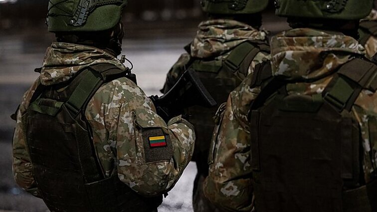 Daugiau nei pusė gyventojų nepritaria galimam naujam gynybos mokesčiui nuo 2025 m.