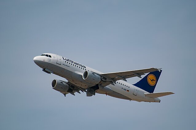 „Lufthansa“ darbuotojų streikas: šimtai reisų atšaukti, keisti planus teks ir skrydžius planuojantiems iš Lietuvos