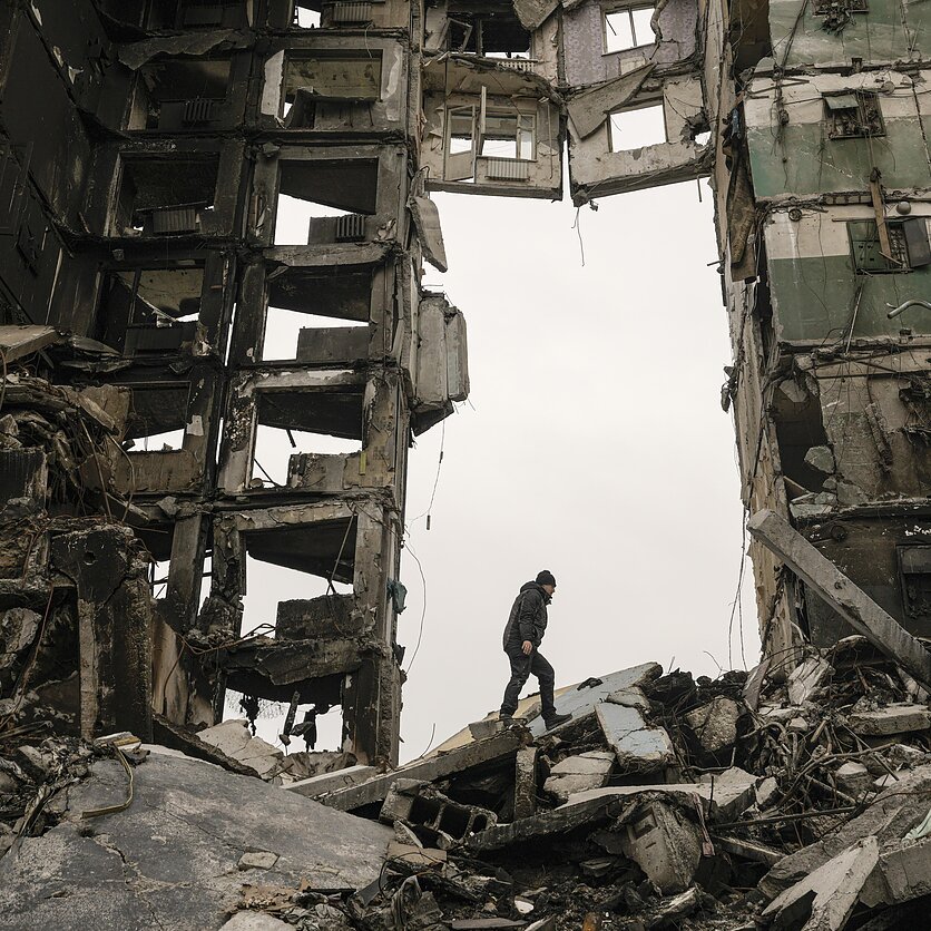 AP  nuotr., Apie karą Ukrainoje pranešinėjanti žurnalistė: atėjo toks perdegimas, kad reikėjo pasėdėti valandą ir išsiverkti